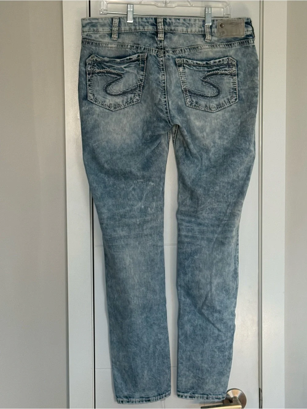 🌟 SILVER JEANS CO. - BOYFRIEND 🌟
Classic Stretch | Light Wash Jeans - Picture 3 of 11